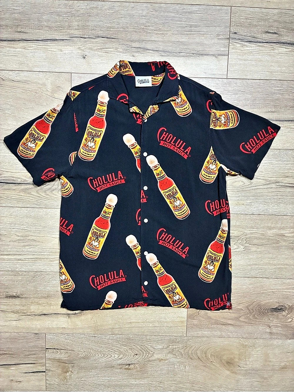 Cholula Short Sleeve Button Down in Black & Red Size Small